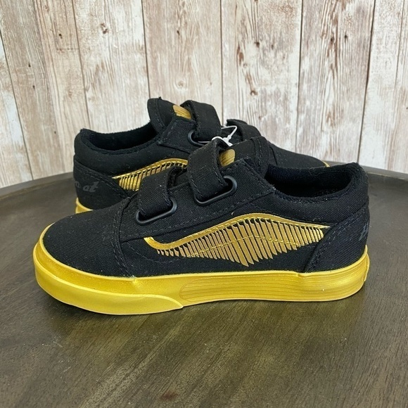 Vans x Harry Potter Old Skool V Goldensnitch Sneaker Size 4.5 Toddler - Picture 9 of 10